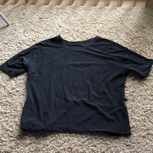 LE lululemon mesh t shirt